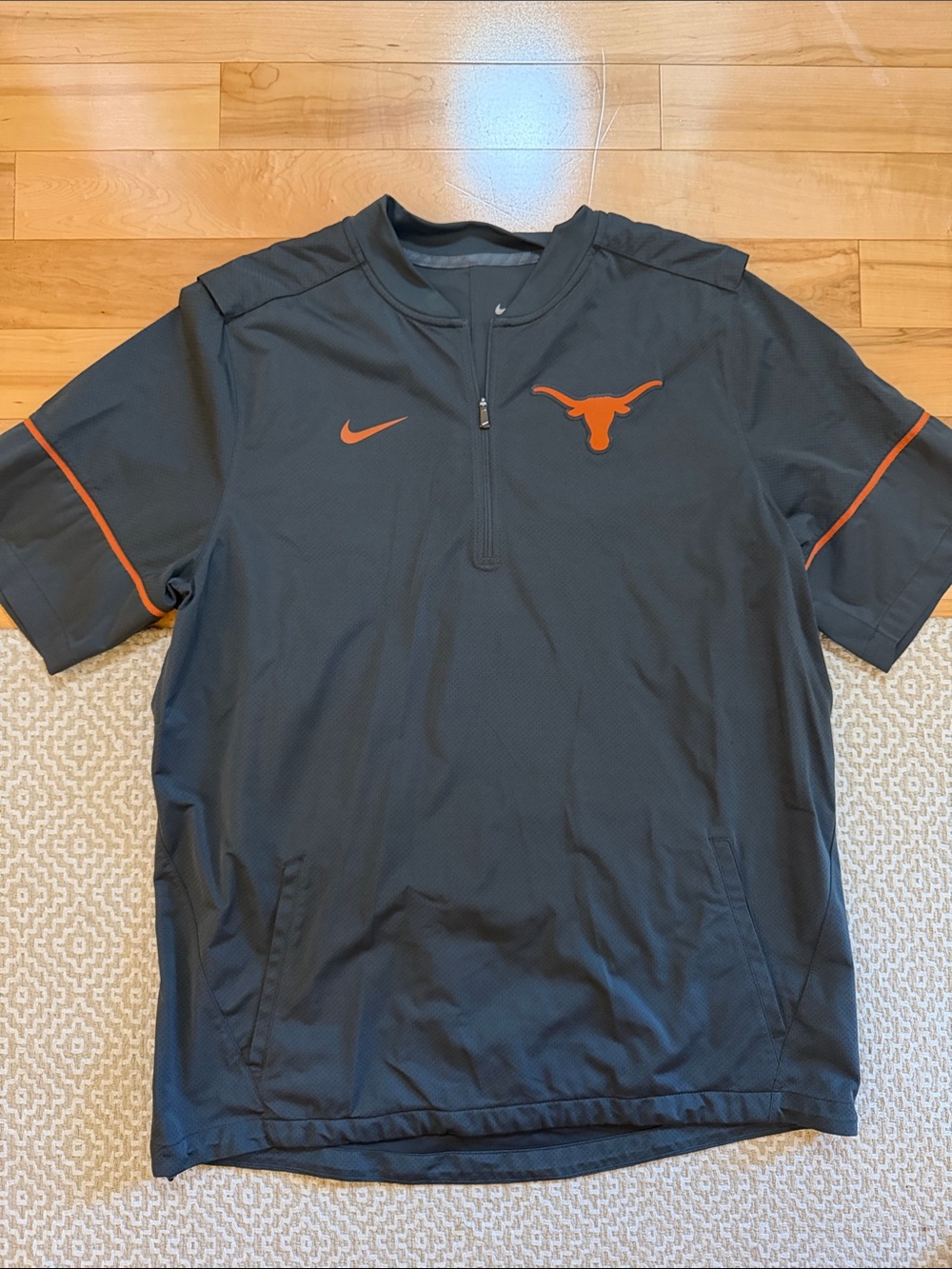 Nike Men's Texas Longhorns Charcoal Short-Sleeve Quarter-Zip Shirt XL